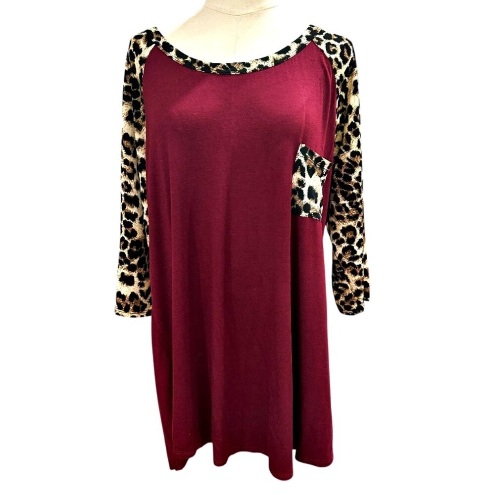 Sunshine and Rodeos Raglan Tunic Top Size 1X Leopard Animal Print Burgundy Wild